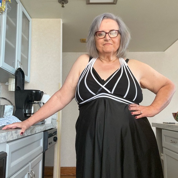 Meet your Posher, Mimi - Picture 3 of 3